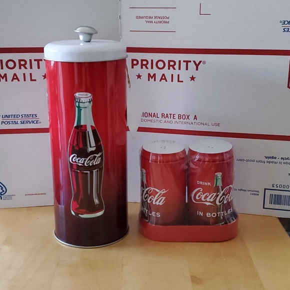 Coca Cola - Picture 2 of 5